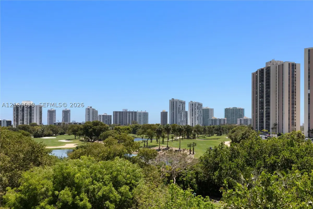 20400 W Country Club Dr #605, Aventura, FL 33180 - #1