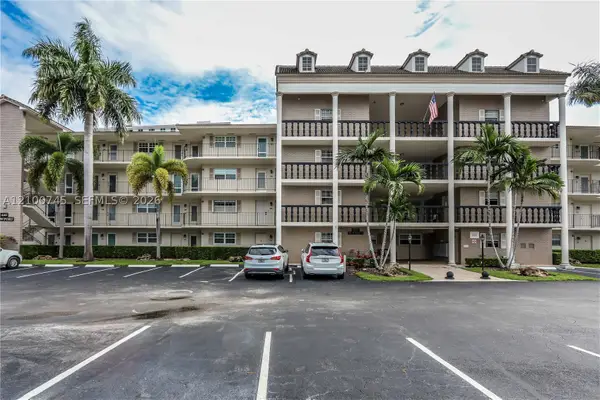 440 Paradise Isle Blvd #107, Hallandale Beach, FL 33009