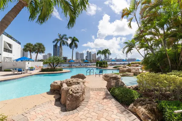 19195 NE 36th Ct #802, Aventura, FL 33180
