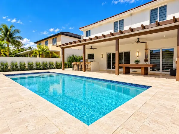7874 NW 194th St, Hialeah, FL 33015