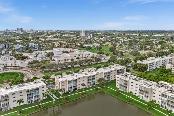 315 SE 11th Ter #203, Dania Beach, FL 33004