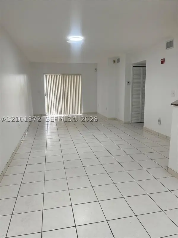 4681 NW 9th St #107, Miami, FL 33126