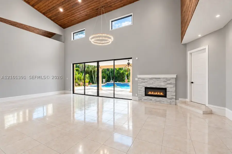 10010 NW 135th St, Hialeah Gardens, FL 33018 - #3