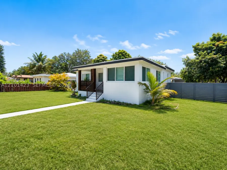 1800 NE 154th St, North Miami Beach, FL 33162 - #2