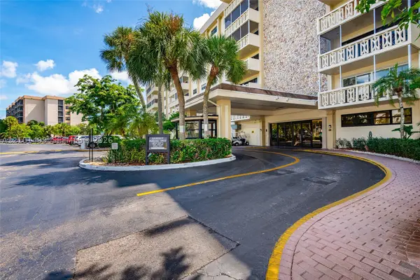 800 NE 195th St #408, Miami, FL 33179