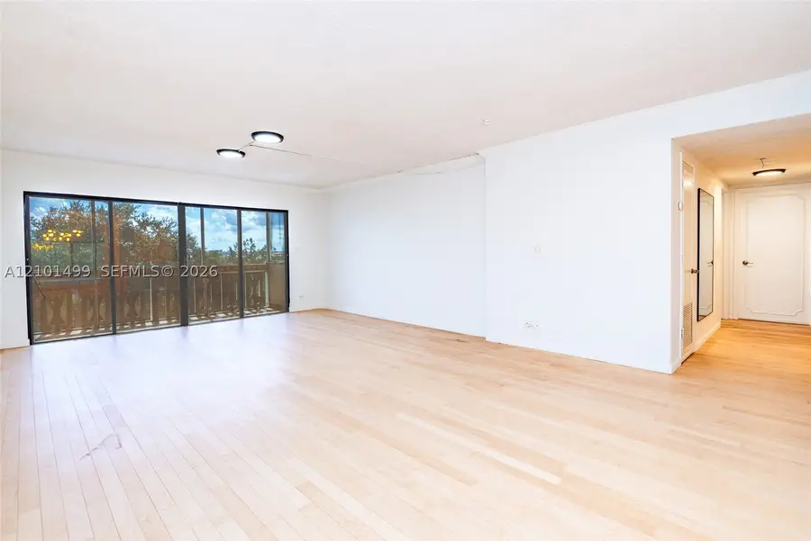 800 NE 195th St #408, Miami, FL 33179 - #3