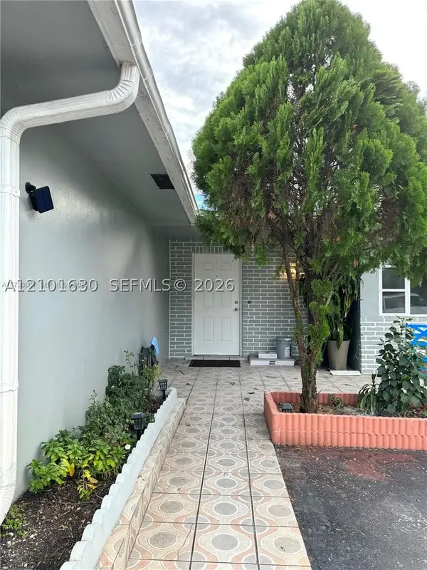 8730 Taft St, Pembroke Pines, FL 33024
