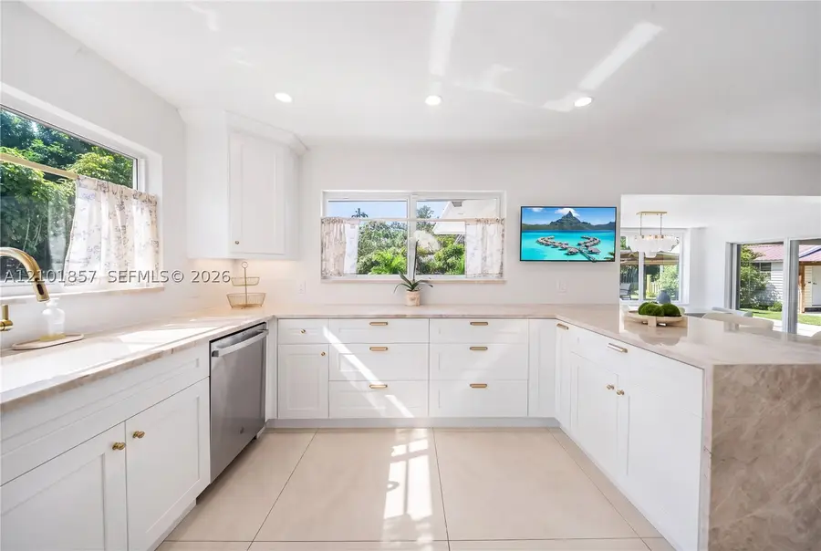 649 Azalea Ct, Plantation, FL 33317 - #3