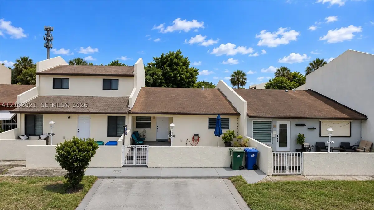 19582 NW 55th Cir Pl, Miami Gardens, FL 33055 - #1