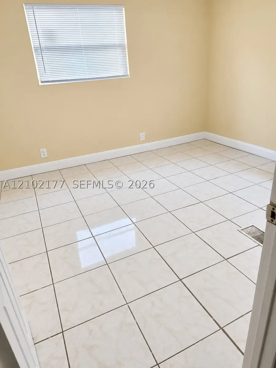 3640 NW 39th St, Lauderdale Lakes, FL 33309 - #3