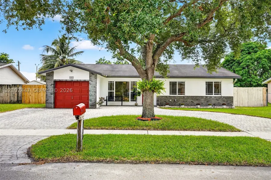 8500 NW 3rd St, Pembroke Pines, FL 33024 - #2