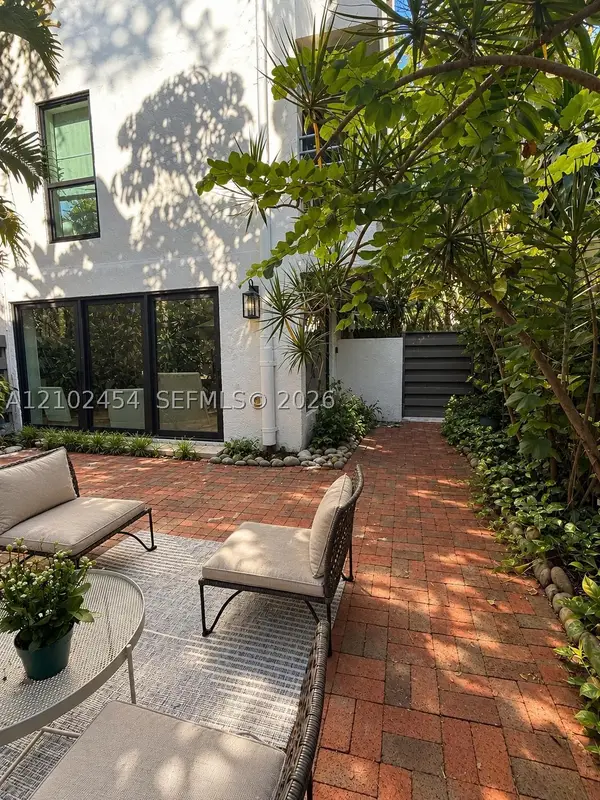 3042 SW 27th Ave #8, Miami, FL 33133