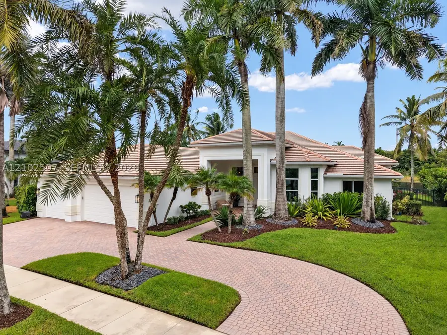 1378 Victoria Isle Dr, Weston, FL 33327 - #2