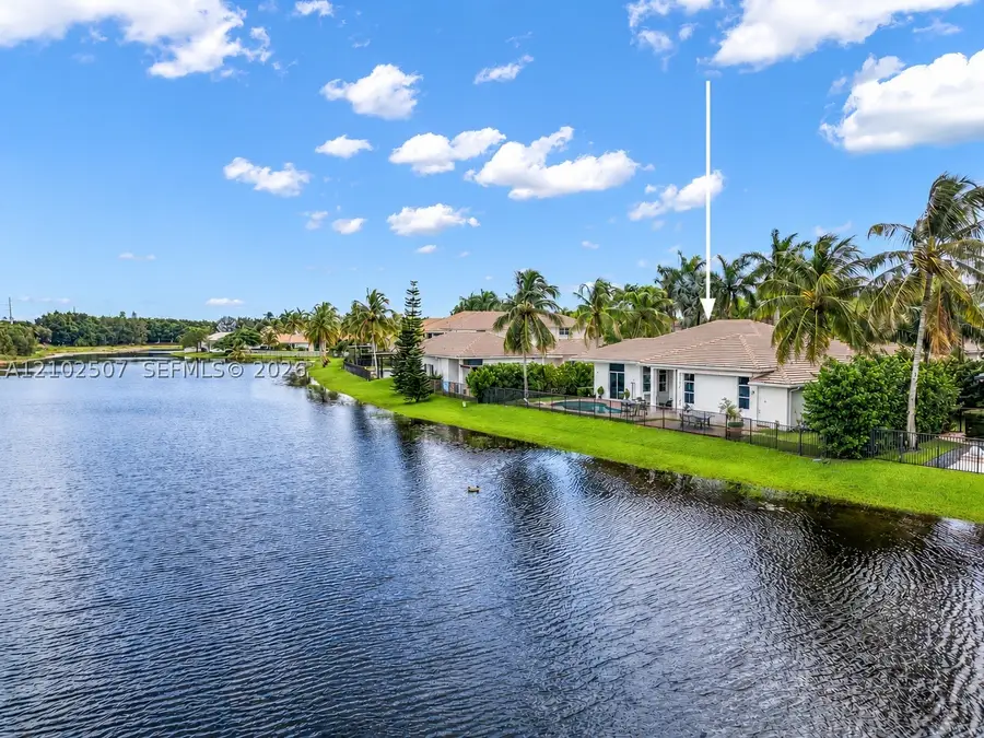 1378 Victoria Isle Dr, Weston, FL 33327 - #3