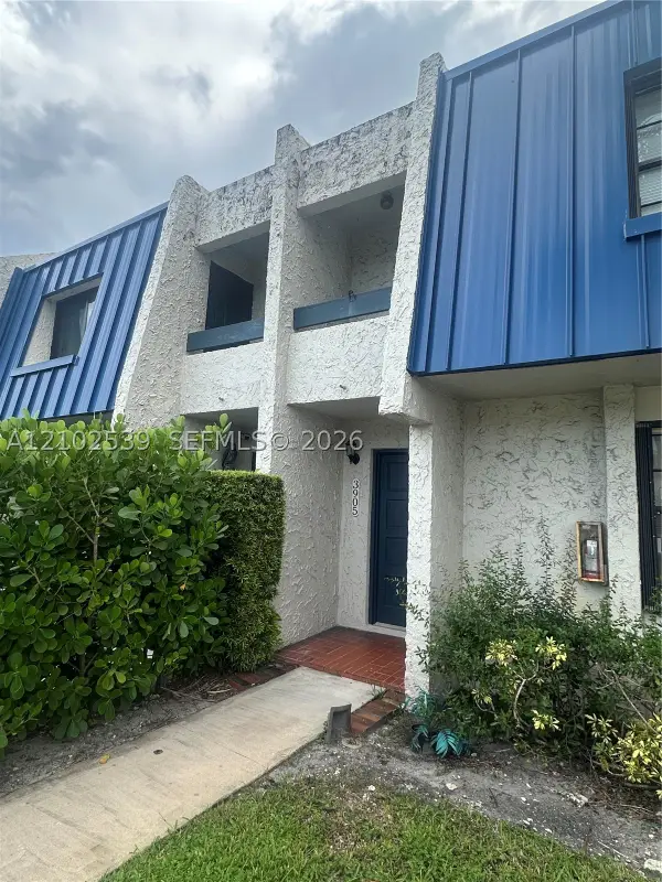 3905 Sheridan St, Hollywood, FL 33021