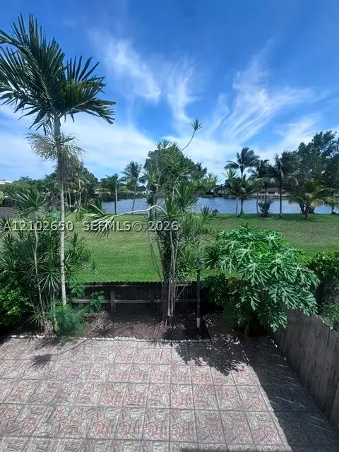 6713 SW 112th Ct, Miami, FL 33173