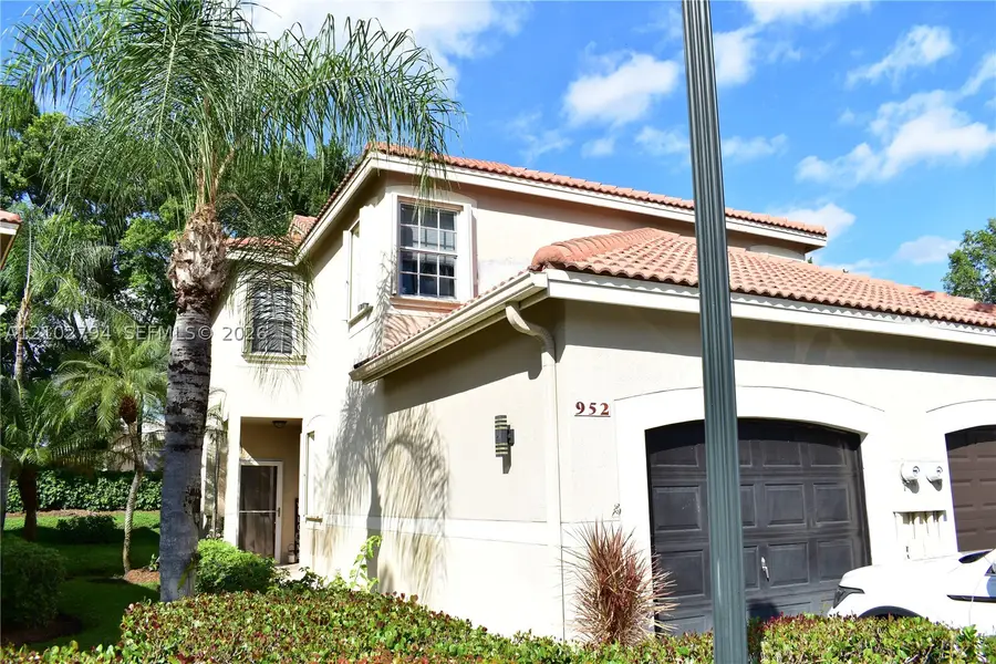 952 Sevilla Cir, Weston, FL 33326 - #2