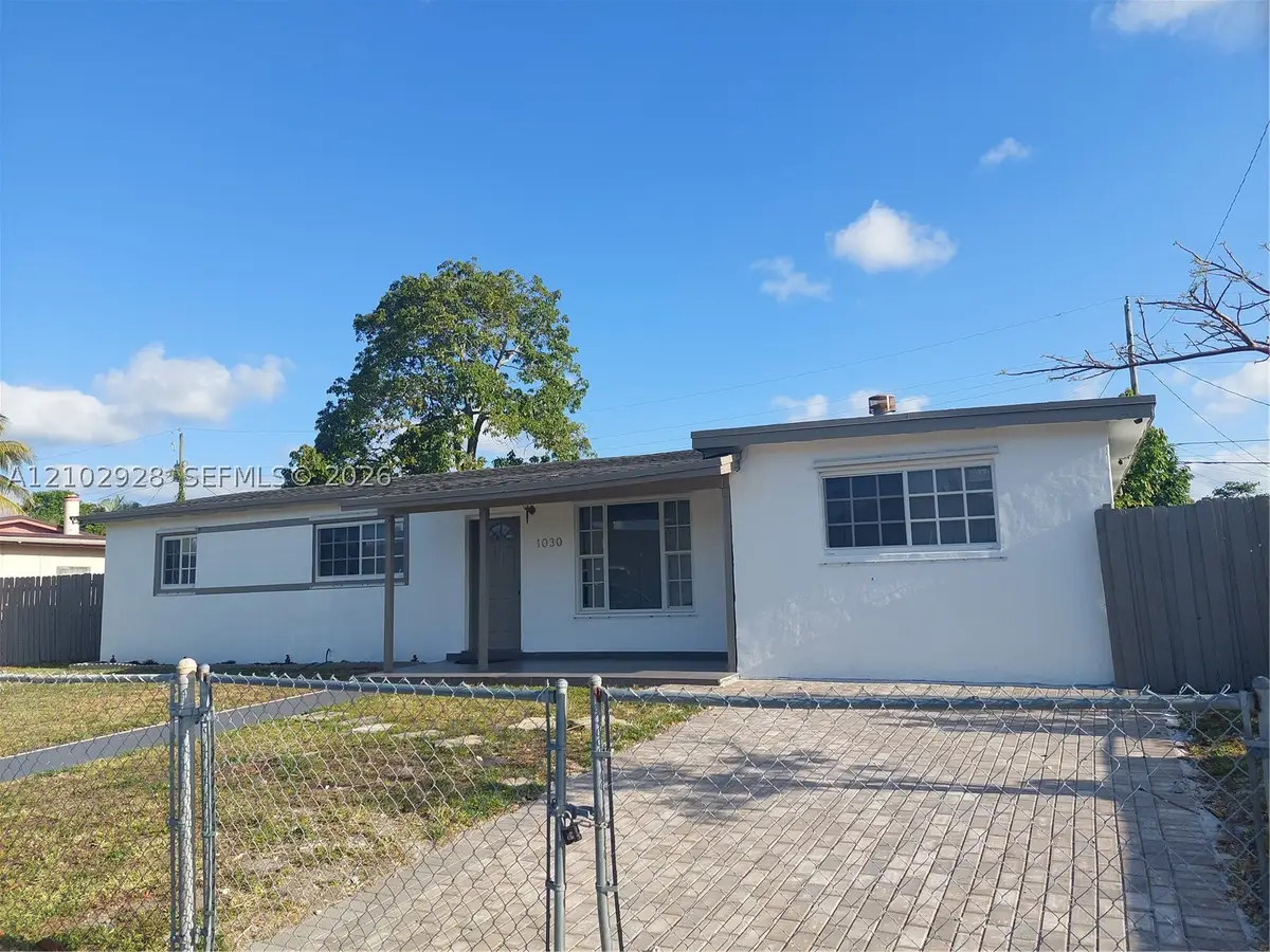 1030 NE 214th St, Miami, FL 33179 - #1