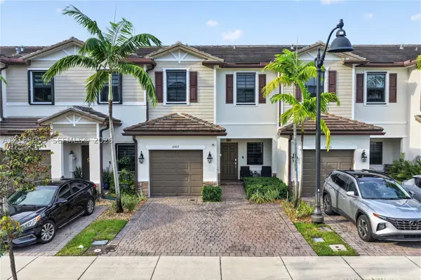 6007 W Paso Fino Pl, Davie, FL 33314