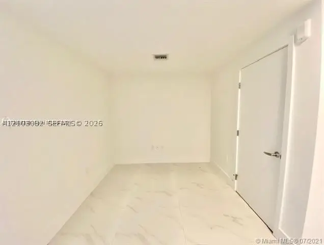 16385 Biscayne Blvd #702, North Miami Beach, FL 33160 - #3