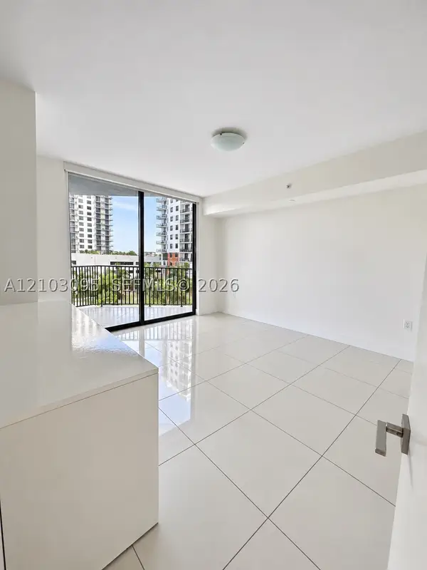 5252 NW 85th Ave #309, Doral, FL 33166