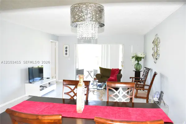 9020 Sunrise Lakes Blvd #304, Sunrise, FL 33322