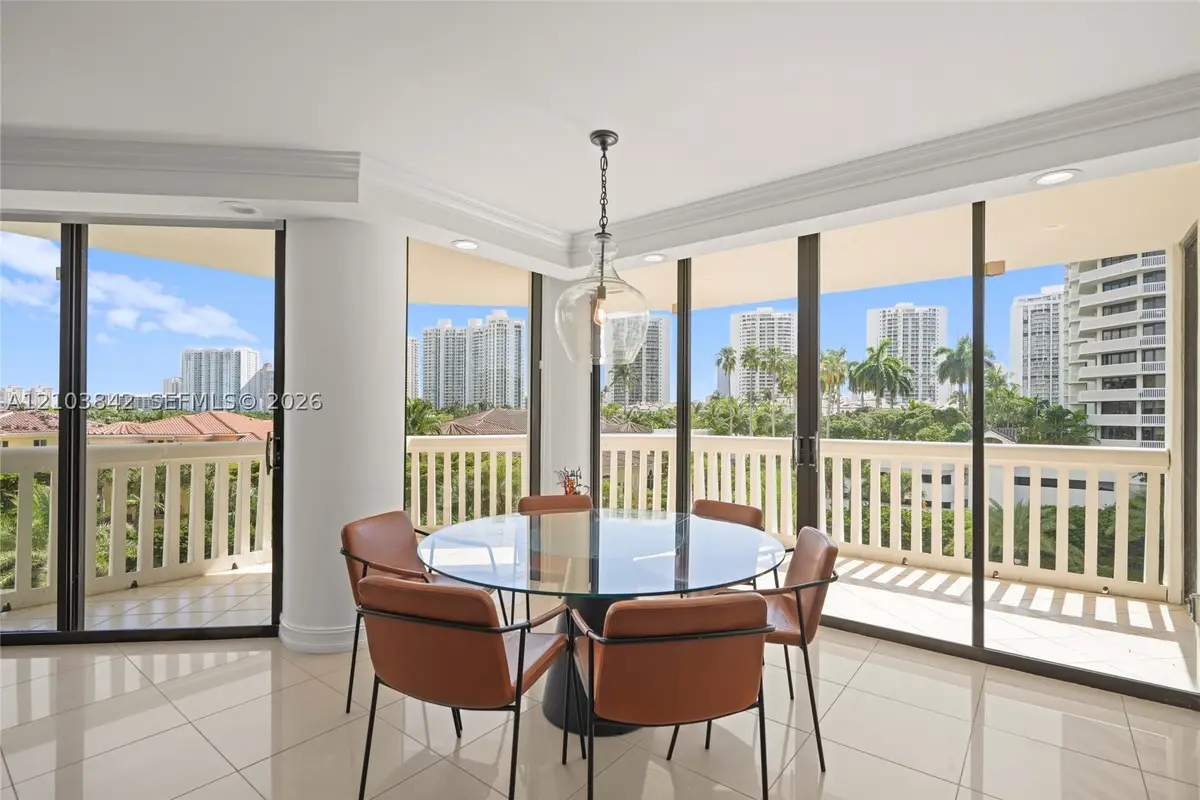 1000 W Island Blvd #504, Aventura, FL 33160 - #1