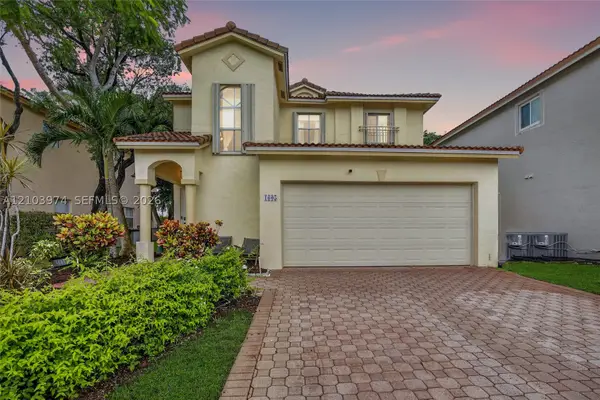 1605 SW 158th Ave, Pembroke Pines, FL 33027