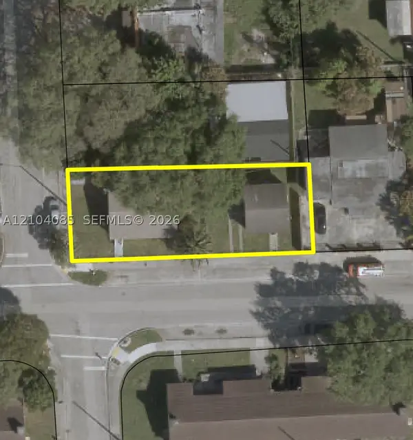 261 NW 67th St, Miami, FL 33150