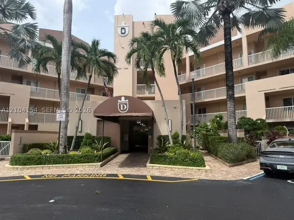 7691 Granville Dr #410, Tamarac, FL 33321