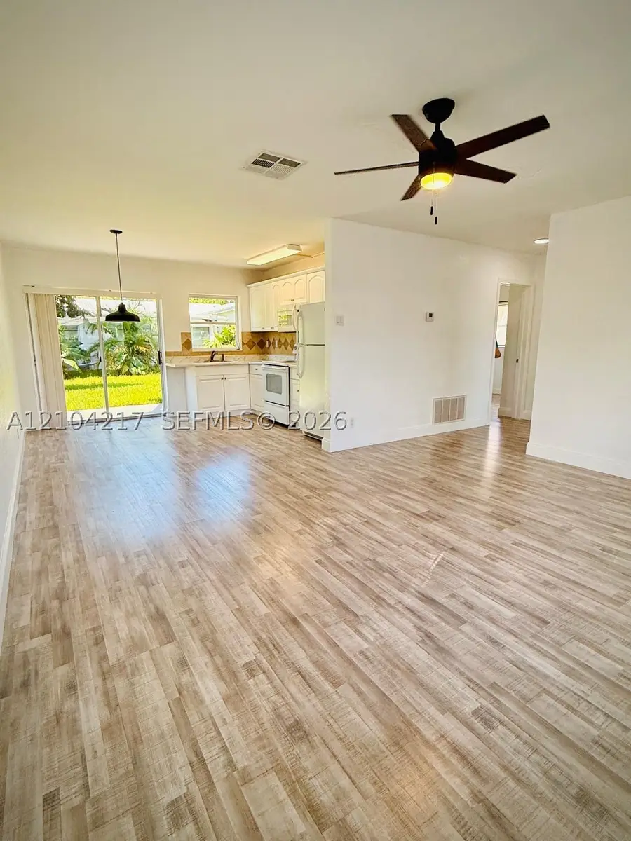 7105 NW 74th Pl, Tamarac, FL 33321 - #2