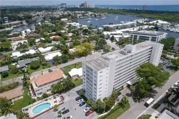2555 NE 11th St #301, Fort Lauderdale, FL 33304