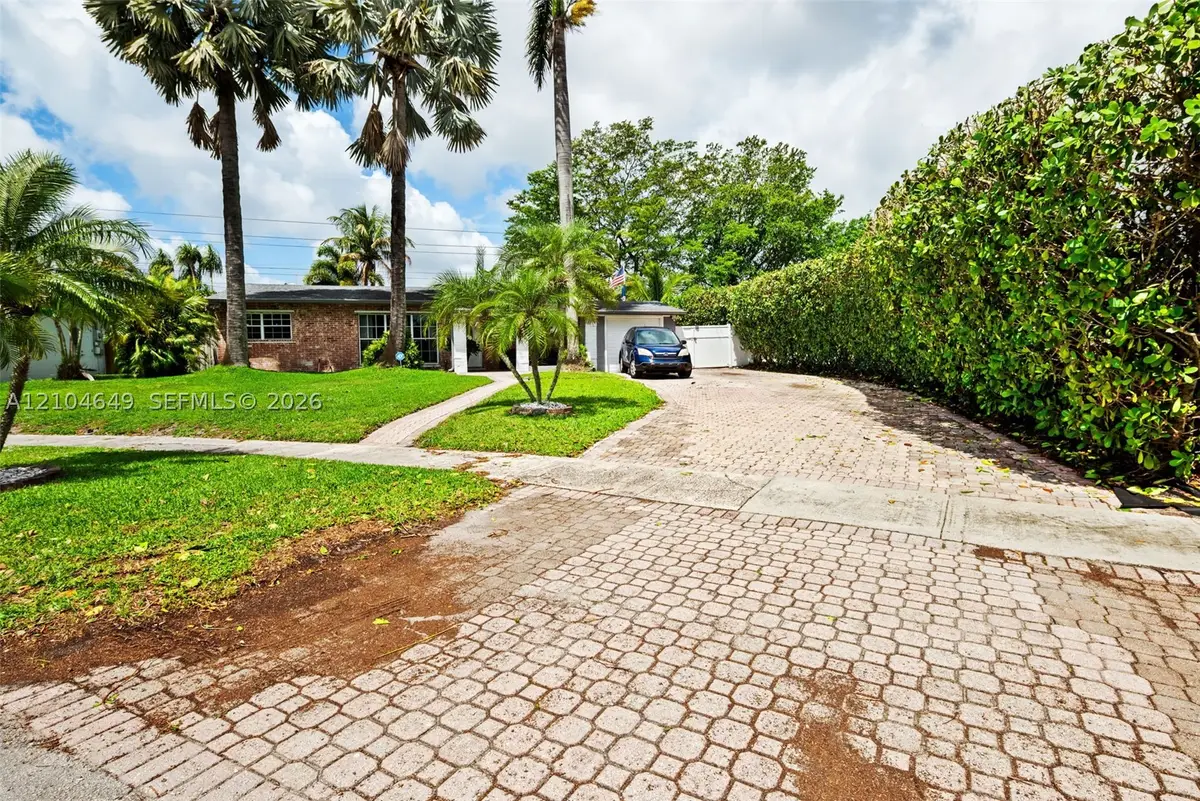 911 SW 51st Ave, Plantation, FL 33317 - #1
