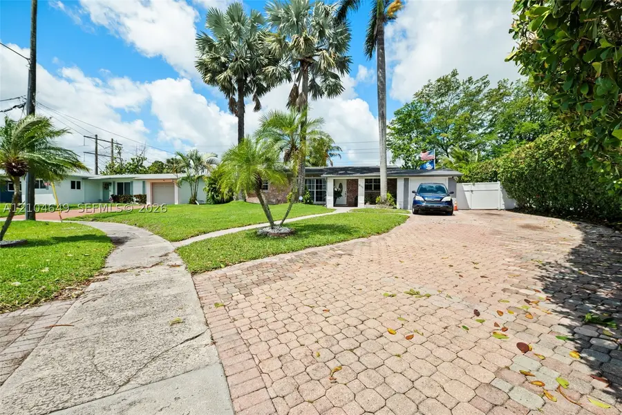 911 SW 51st Ave, Plantation, FL 33317 - #2