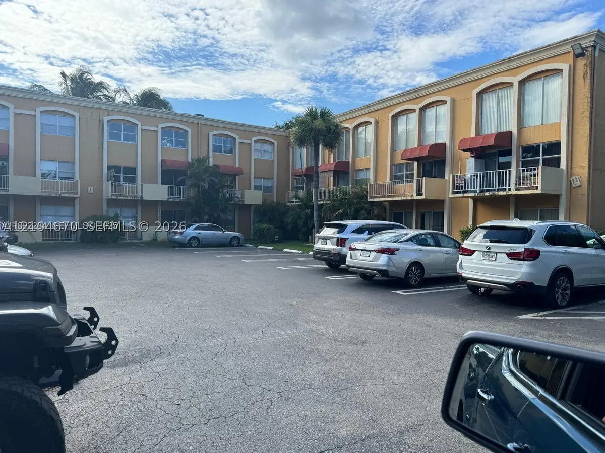 17901 NW 68th Ave #R102, Hialeah, FL 33015 - #1