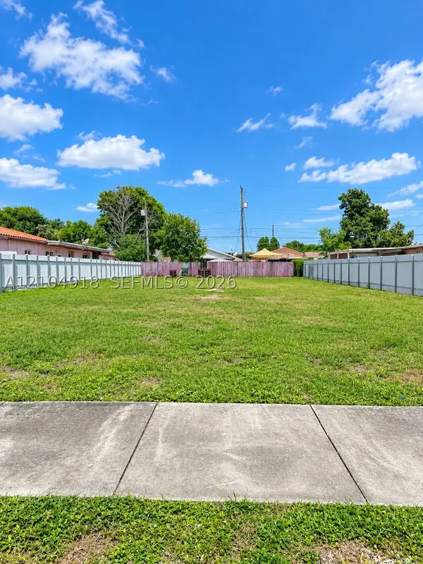 941 E 31st St, Hialeah, FL 33013