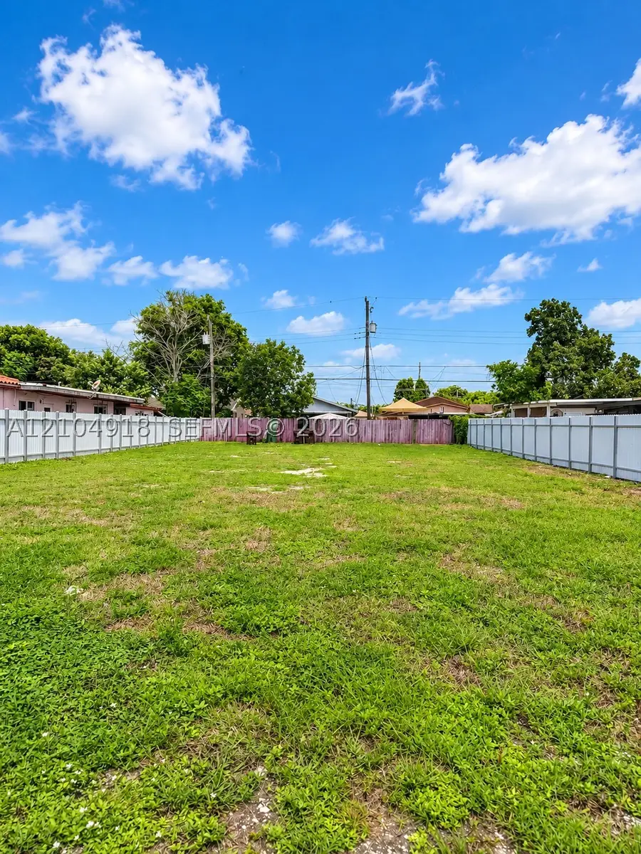941 E 31st St, Hialeah, FL 33013 - #2