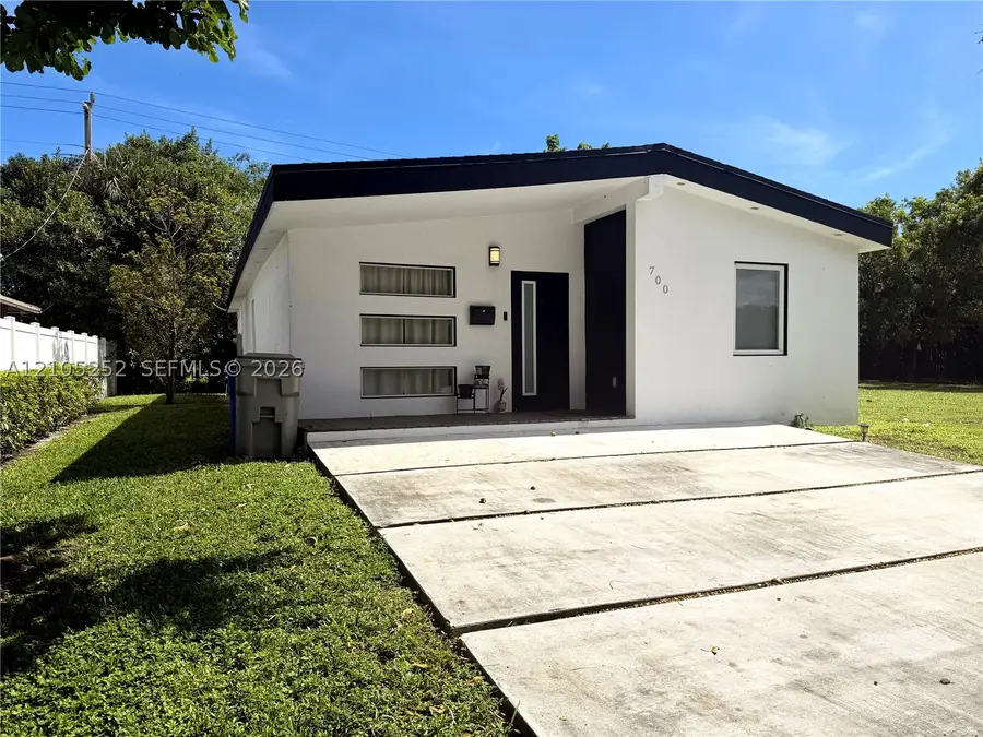 700 NW 17th Ter, Pompano Beach, FL 33069 - #2