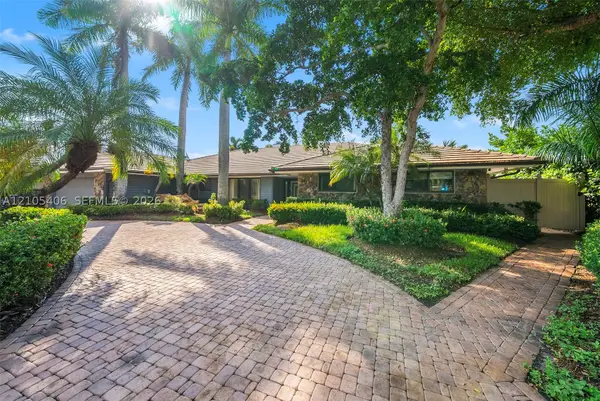407 Sunset Dr, Hallandale Beach, FL 33009