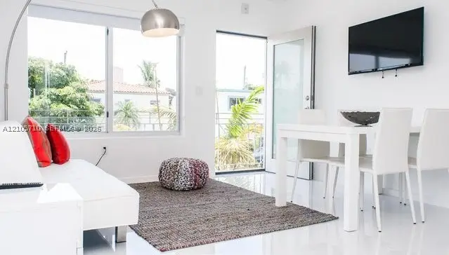 801 15th St #208, Miami Beach, FL 33139 - #1