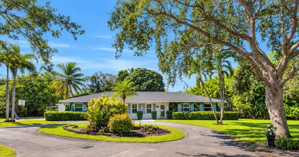 8600 SW 145th St, Palmetto Bay, FL 33158