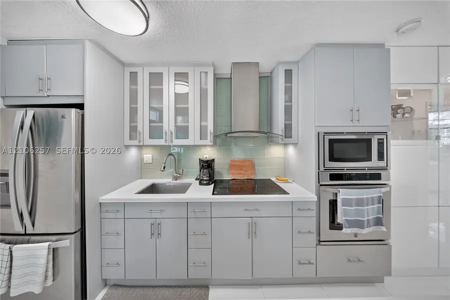 335 Collins #203, Miami Beach, FL 33139 - #3
