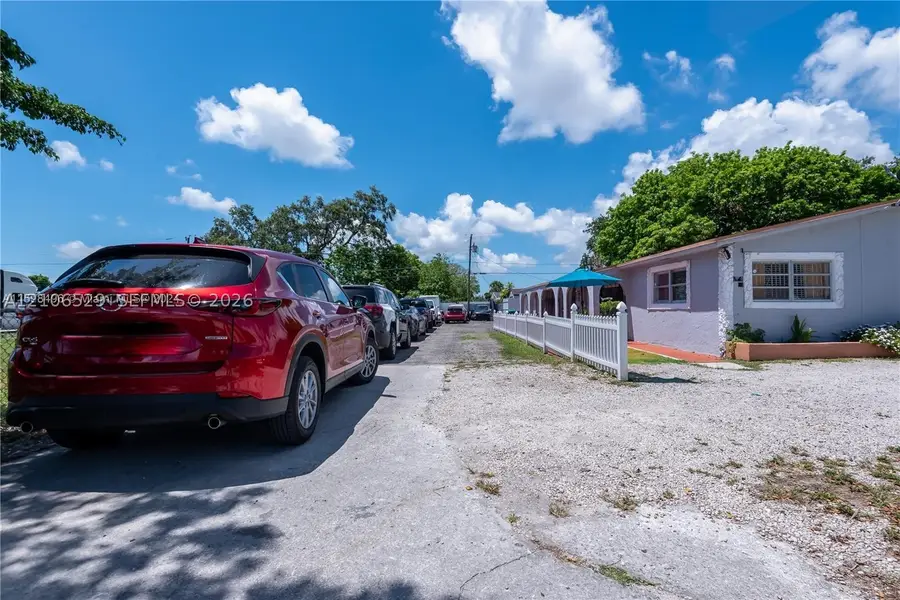 2800 NW 94th St, Miami, FL 33147 - #3