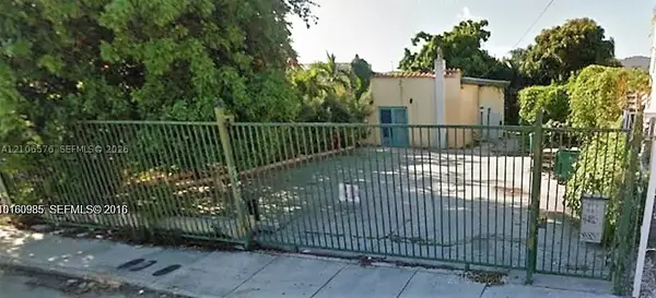 983 SW 6th St, Miami, FL 33130