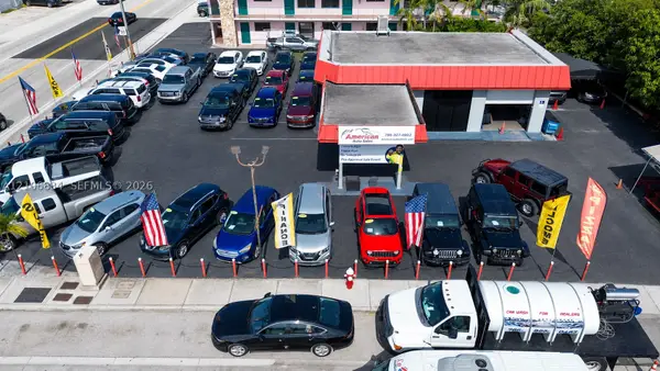 900 Palm Ave, Hialeah, FL 33010