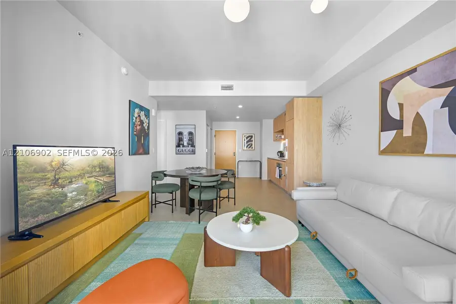 11 NE 6th St #1111, Miami, FL 33132 - #2