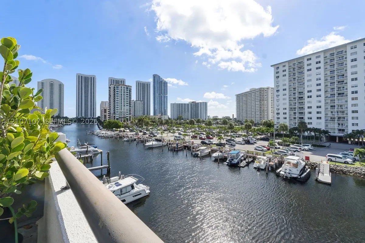416 Poinciana Dr #1722, Sunny Isles Beach, FL 33160 - #1