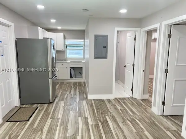 922 NW 2nd St, Miami, FL 33128