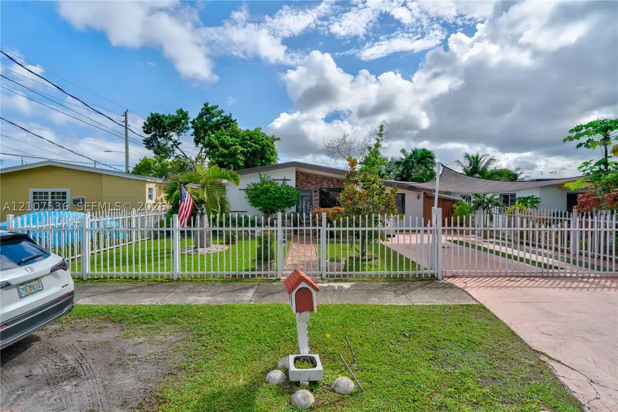 380 NE 173rd St, North Miami Beach, FL 33162 - #2