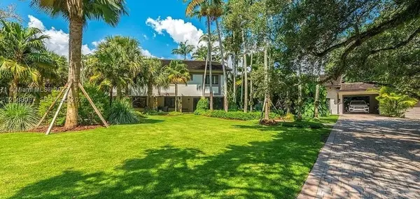 9990 SW 90th Ave, Miami, FL 33176